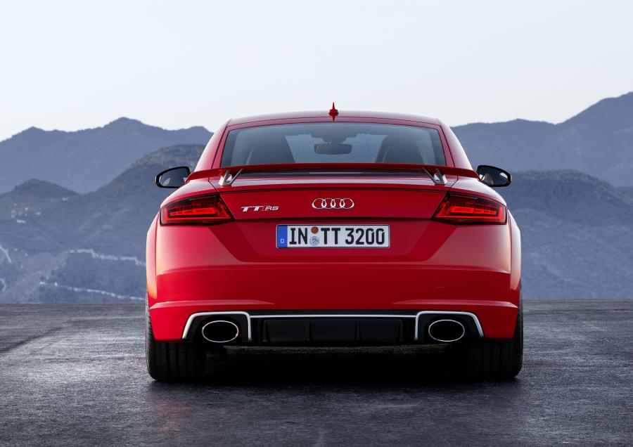  Audi TT RS Coupe (8S) 2016 года  (WW) (фото 21 из 57)